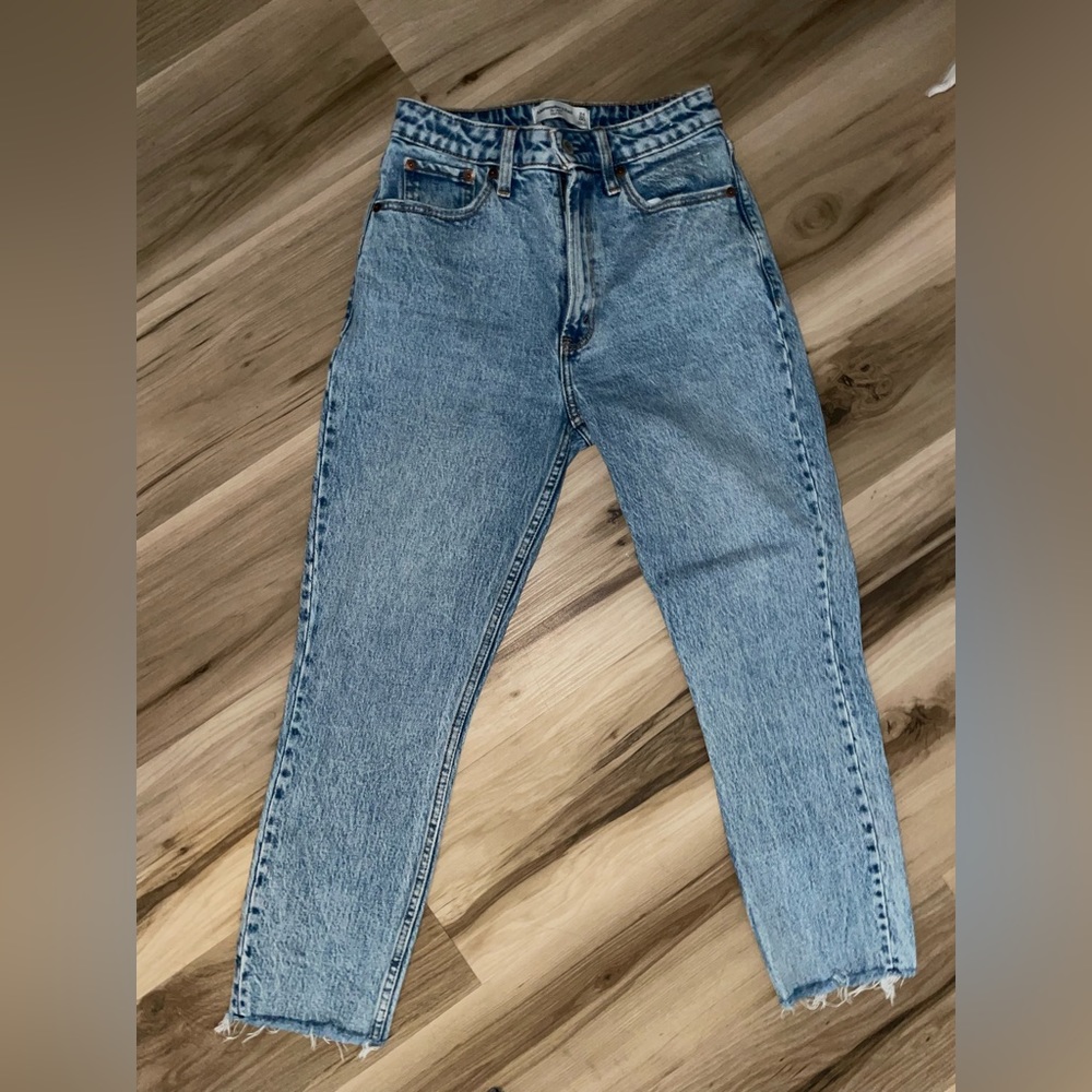 Abercrombie Curve Love The Mom High Rise Jeans Size 24 Short